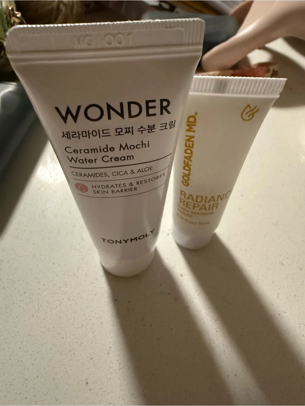 TONYMOLY Wonder Ceramide Mochi Water Cream - White. Gold faden radiance repair